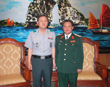 RoK, Vietnam strengthen national defense cooperation - ảnh 1